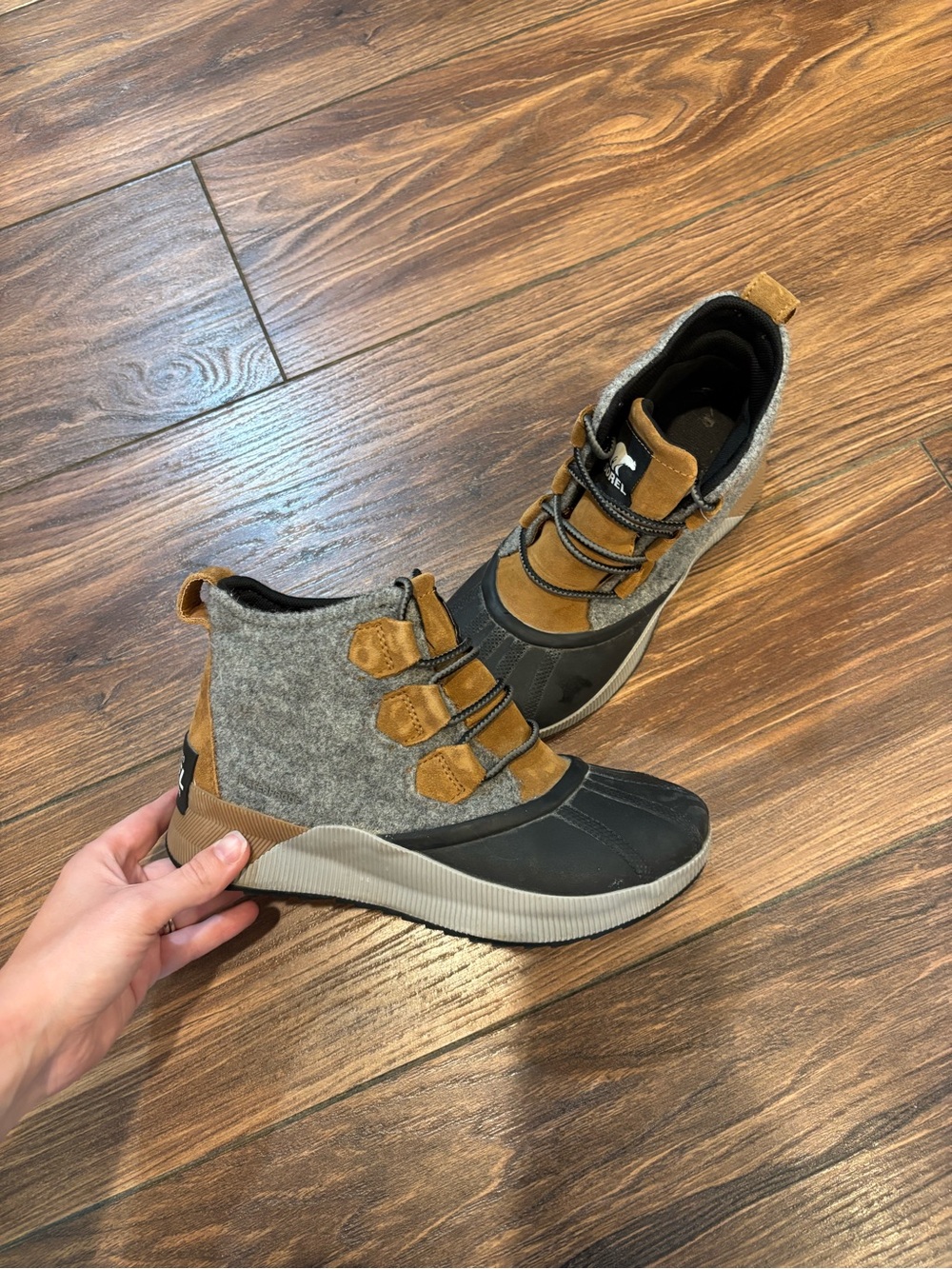 Sorel Women's Black and Brown Winter Boots